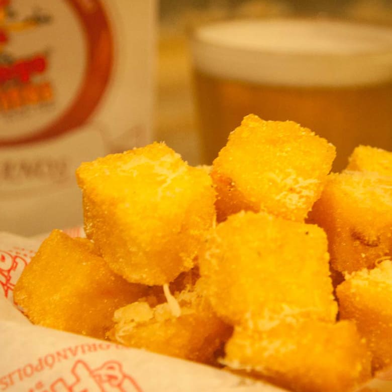 Porção de polenta frita do restaurante